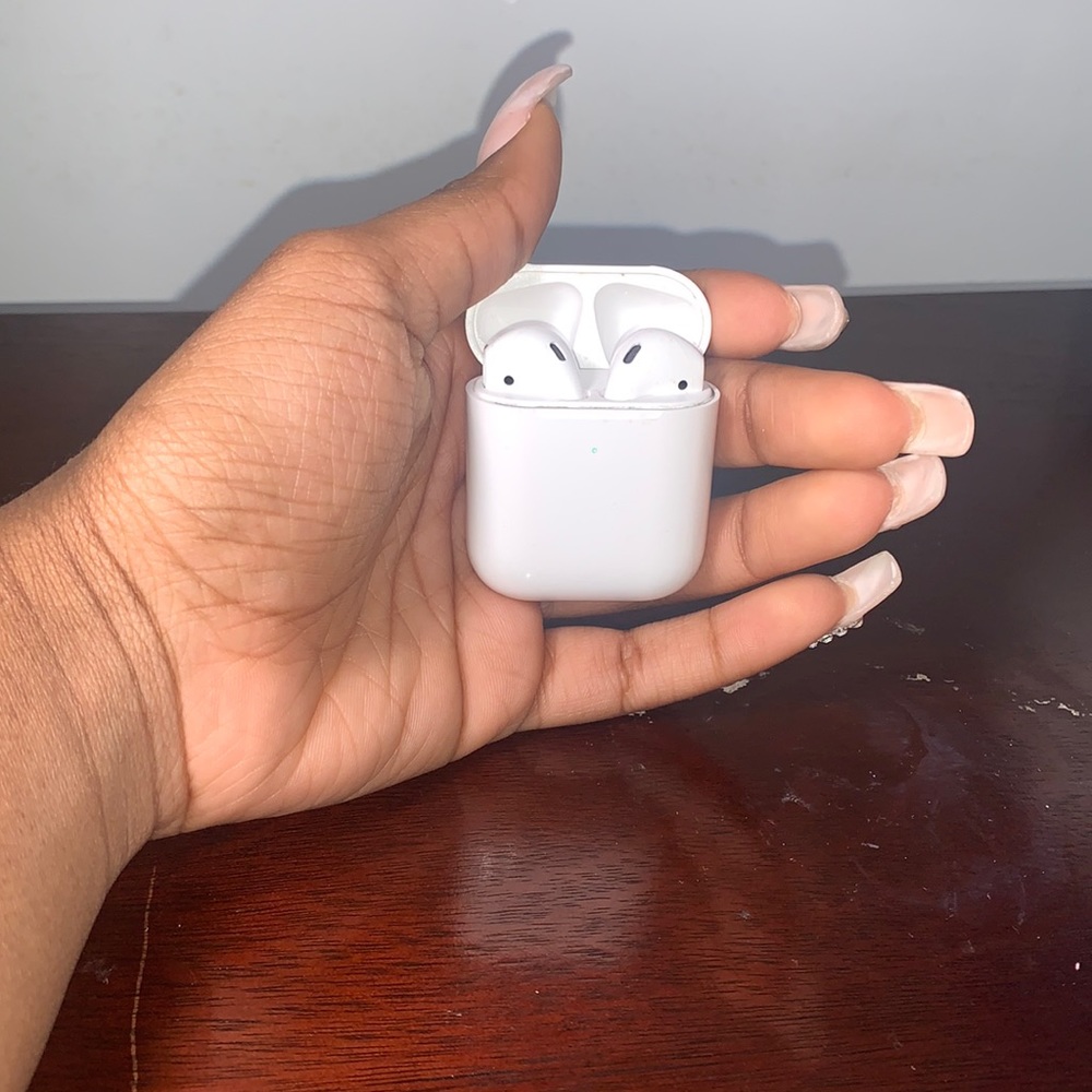 Apple AirPods (2nd Gen) 🔥🔥🔥